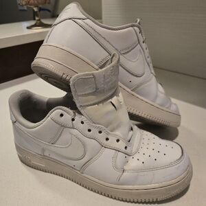 Airforce 1 - Nike Men's White Sneakers Sz 9